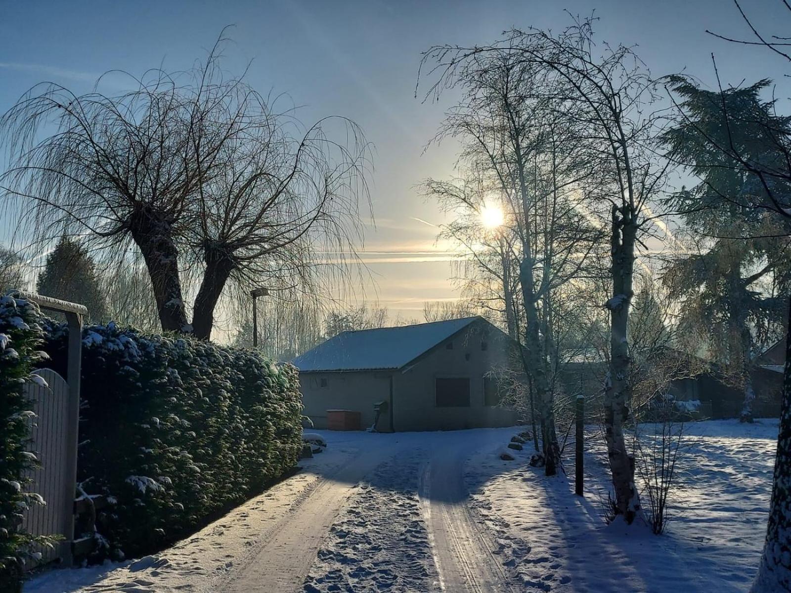 Rustig Gelegen Chalet Kapeki Met Tuin Aan Het Water Geel Zewnętrze zdjęcie