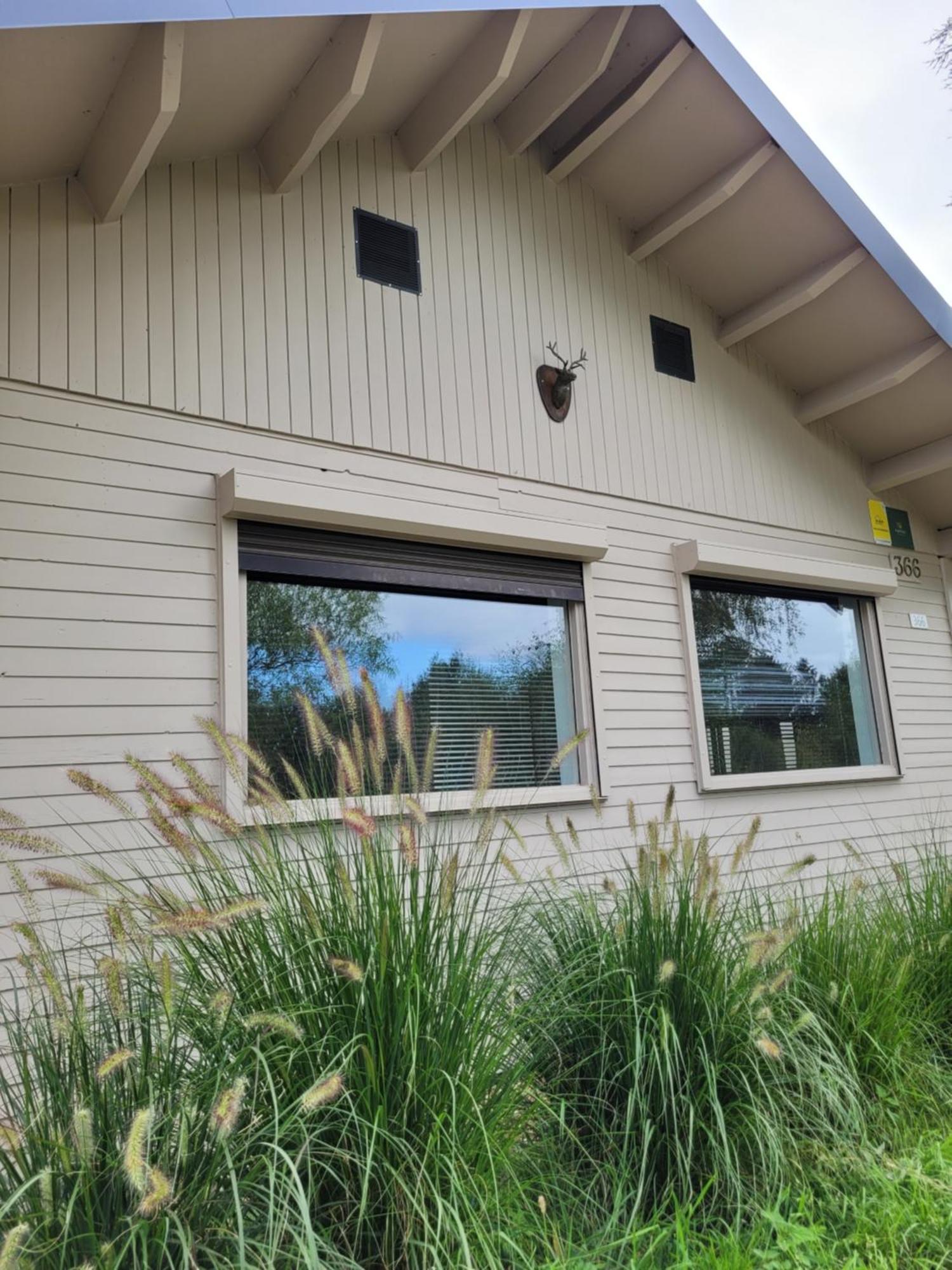 Rustig Gelegen Chalet Kapeki Met Tuin Aan Het Water Geel Zewnętrze zdjęcie
