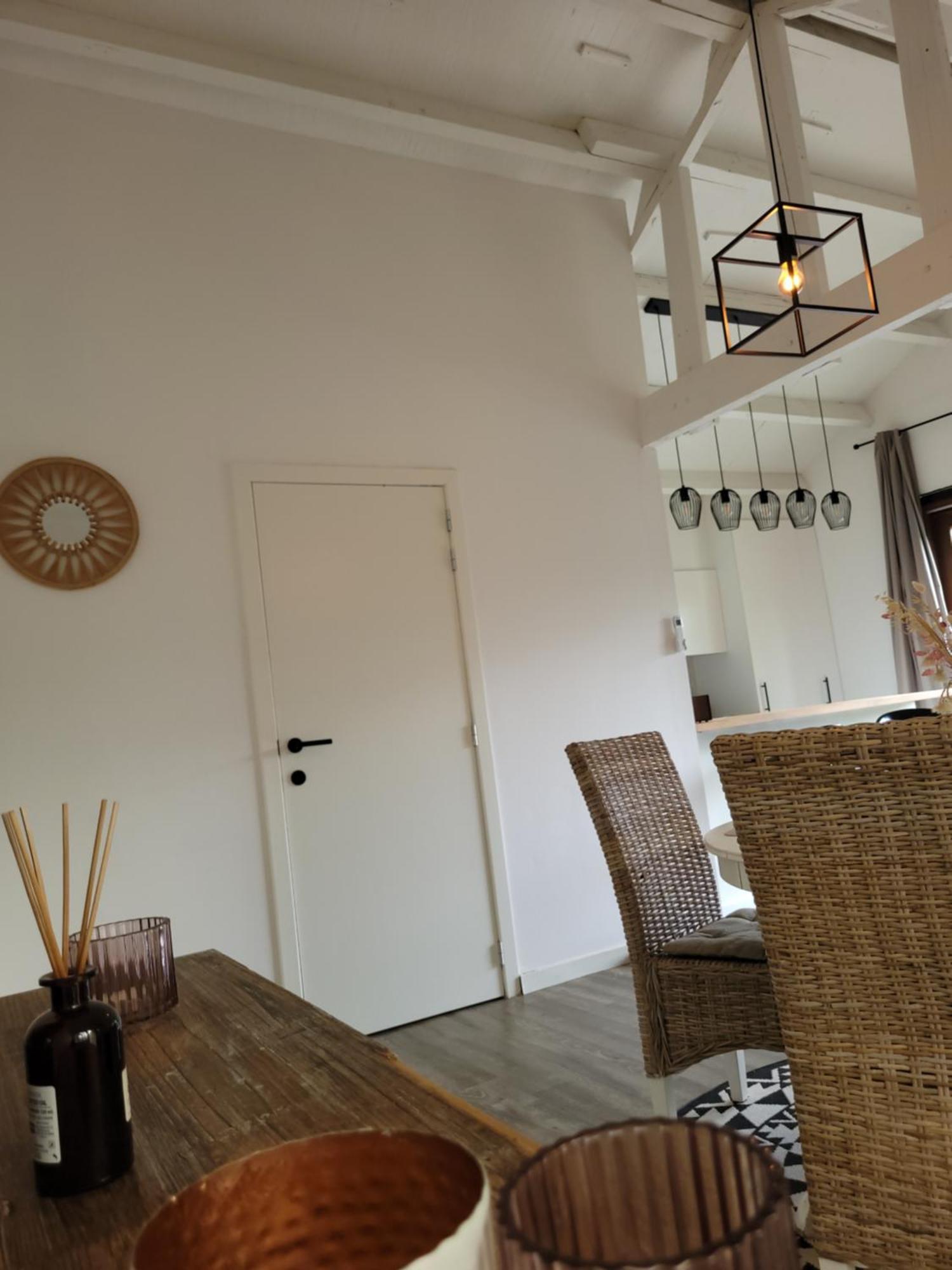 Rustig Gelegen Chalet Kapeki Met Tuin Aan Het Water Geel Zewnętrze zdjęcie